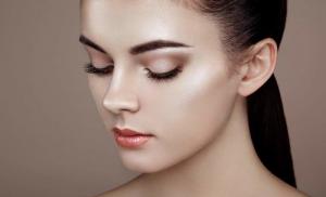 Эльфийское свечение кожи со стробингом в макияже Как наносить стробинг на лицо